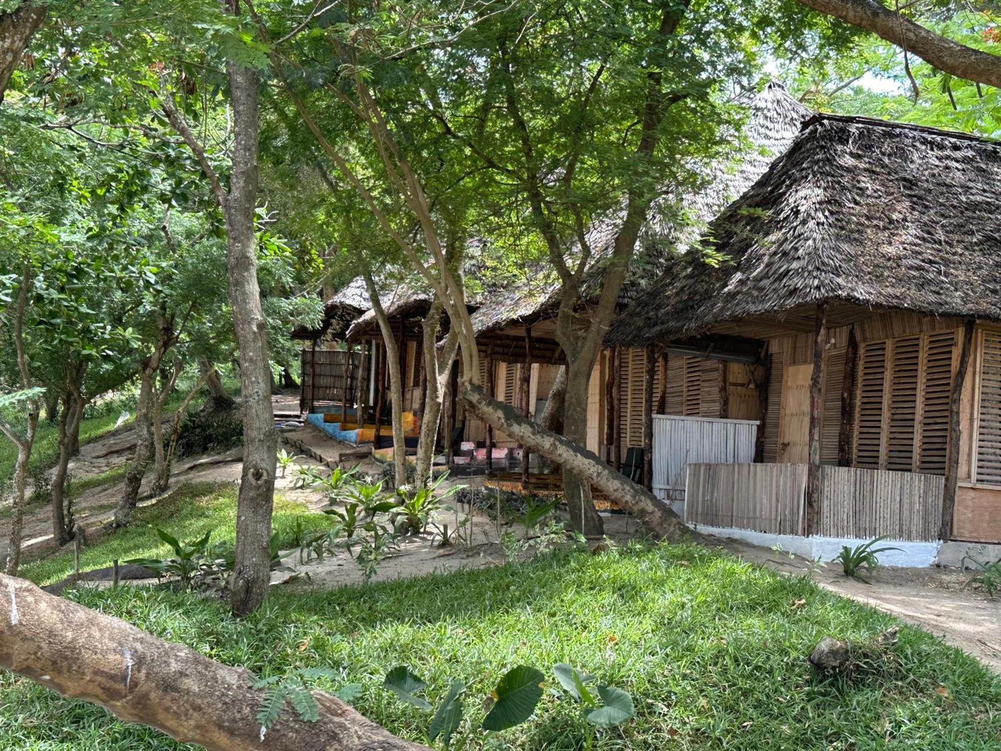 Maweni Beach Bungalows Kilindoni Esterno foto
